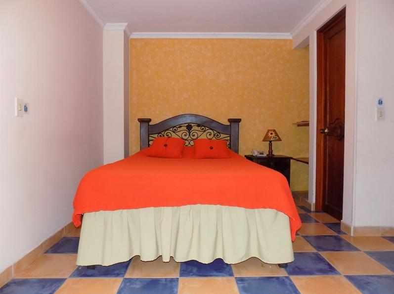 Hotel Casa Colonial ซานตาโรซา เดกาบัล ภายนอก รูปภาพ